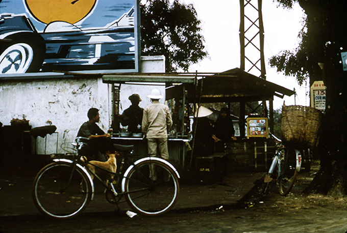 Ảnh hiếm của đạo diễn Mỹ về giao thông Sài Gòn năm 1965